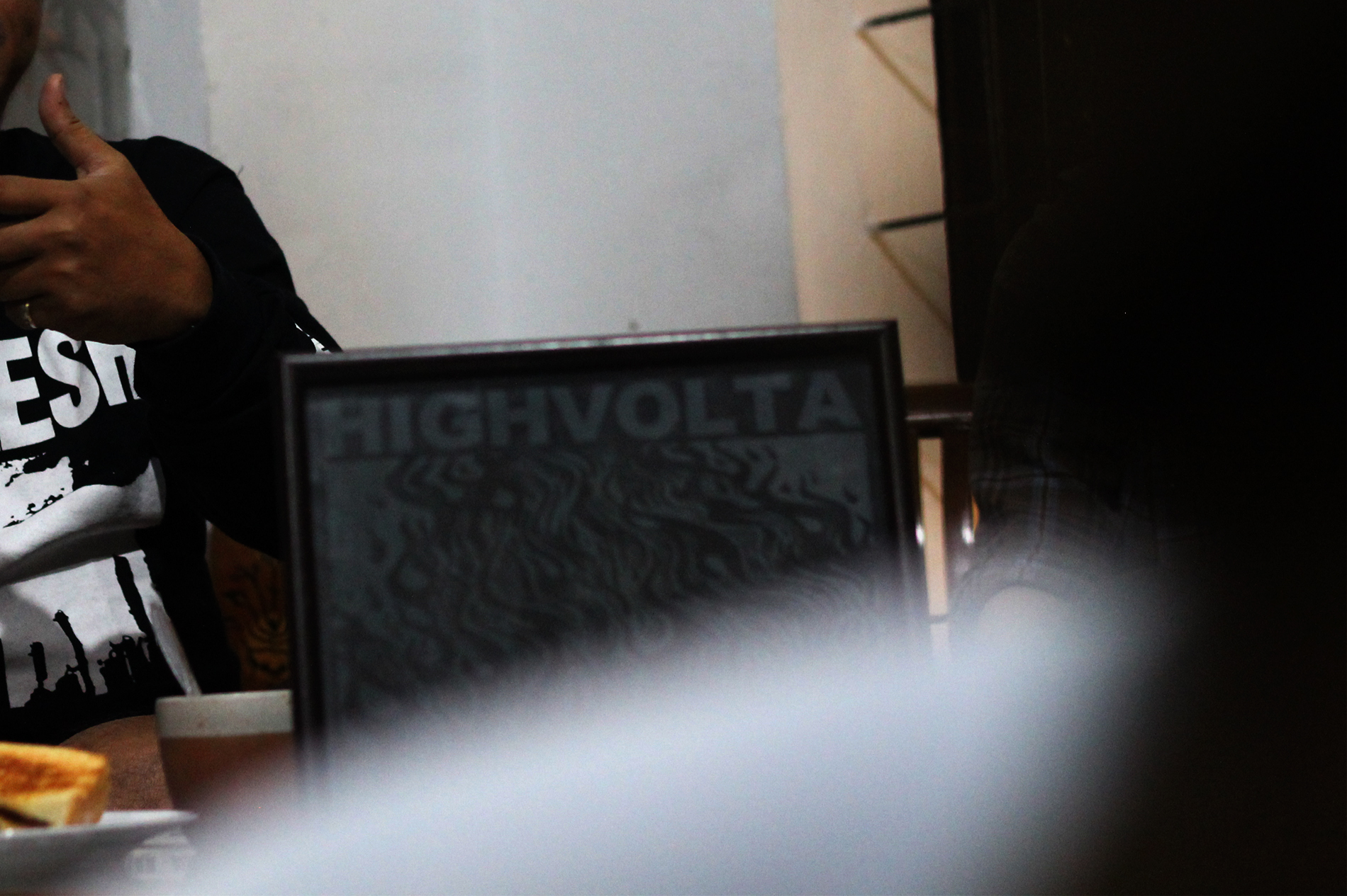 Highvolta – Release The Dashboard: Seni Yang Tak Mengubah Apa-apa